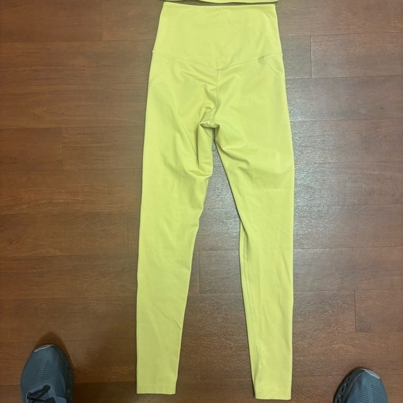 Girlfriend Collective Lime Workout Set - Picture 12 of 16